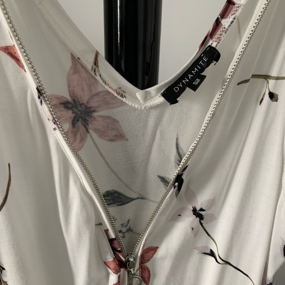 Dynamite Women’s sleeveless size small - Picture 2 of 2